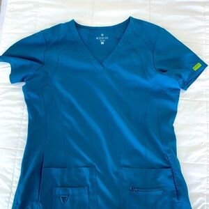 Med Couture- Women’s scrub set- Teal color top medium, bottoms small